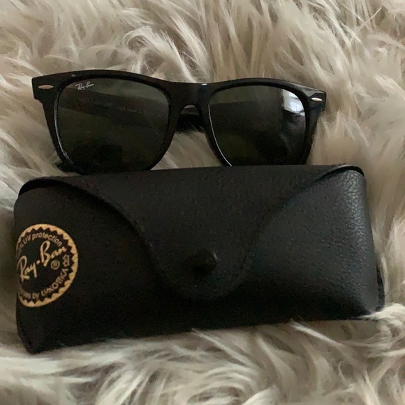 Ray bans - Picture 1 of 3